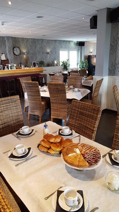 Hotel-cafe Knoors-meeks Stein Urmond Berg